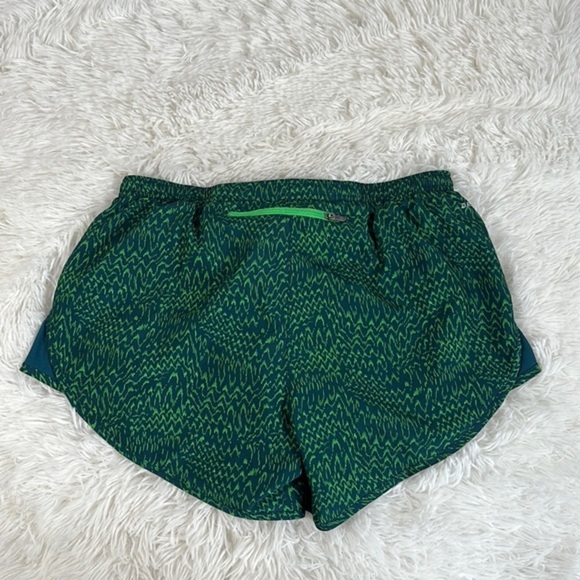 Nike Dri-Fit Green Pattern Running Shorts - Picture 4 of 9